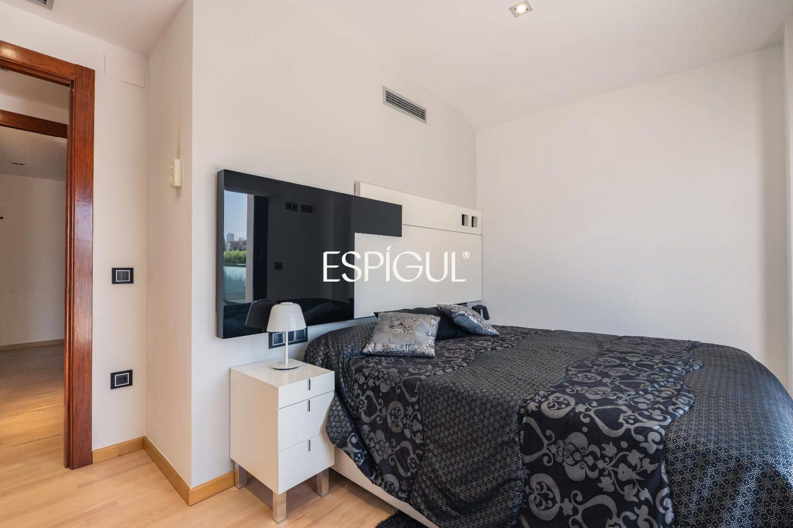5 bedroom Villa for sale in Roses with pool garage - € 1,900,000 (Ref: 10015944)
