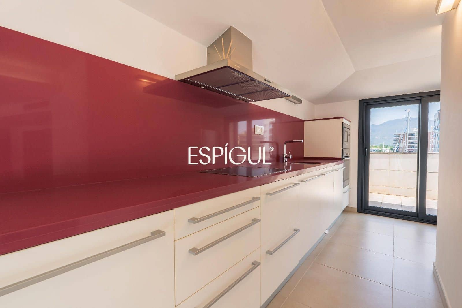 5 bedroom Villa for sale in Roses with pool garage - € 1,900,000 (Ref: 10015944)
