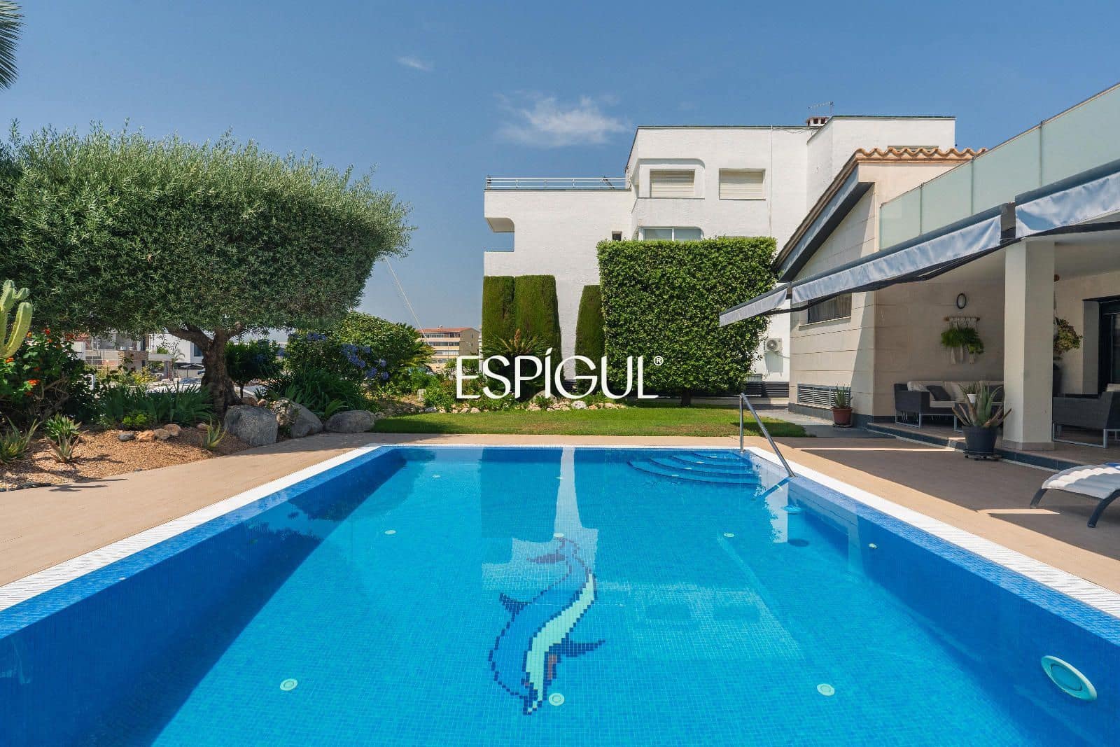 5 bedroom Villa for sale in Roses with pool garage - € 1,900,000 (Ref: 10015944)