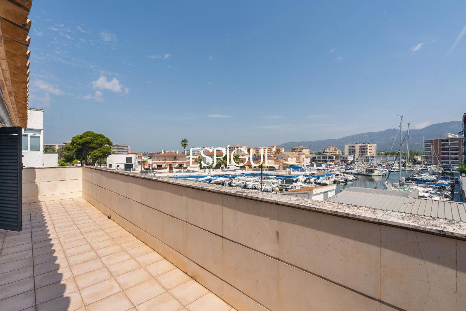 5 bedroom Villa for sale in Roses with pool garage - € 1,900,000 (Ref: 10015944)