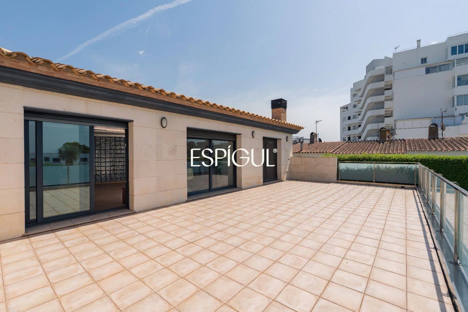 5 bedroom Villa for sale in Roses with pool garage - € 1,900,000 (Ref: 10015944)