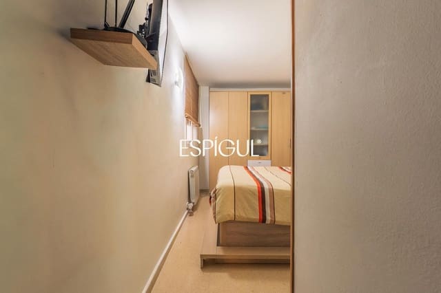 4 bedroom Flat for sale in Salt with garage - € 225,000 (Ref: 10015945)
