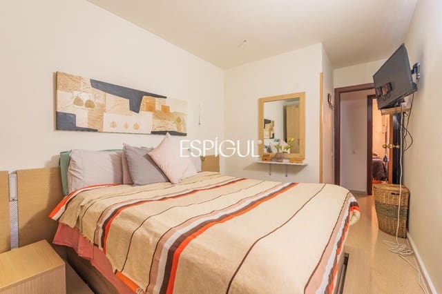 4 bedroom Flat for sale in Salt with garage - € 225,000 (Ref: 10015945)