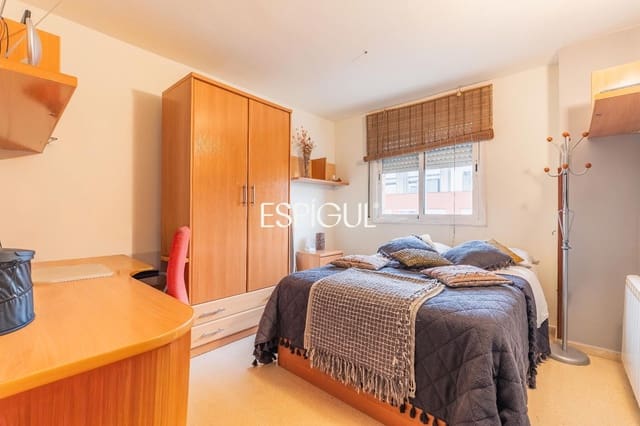 4 bedroom Flat for sale in Salt with garage - € 225,000 (Ref: 10015945)