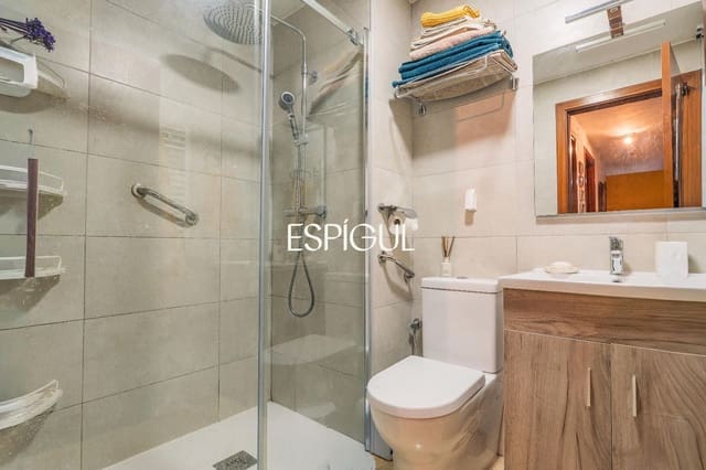 4 bedroom Flat for sale in Salt with garage - € 225,000 (Ref: 10015945)