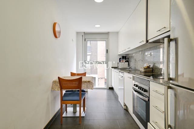 3 sypialnia Mieszkanie na sprzedaż w Miasto Girona z garażem - 385 000 € (Ref: 10015953)
