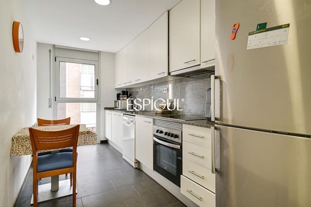3 sypialnia Mieszkanie na sprzedaż w Miasto Girona z garażem - 385 000 € (Ref: 10015953)