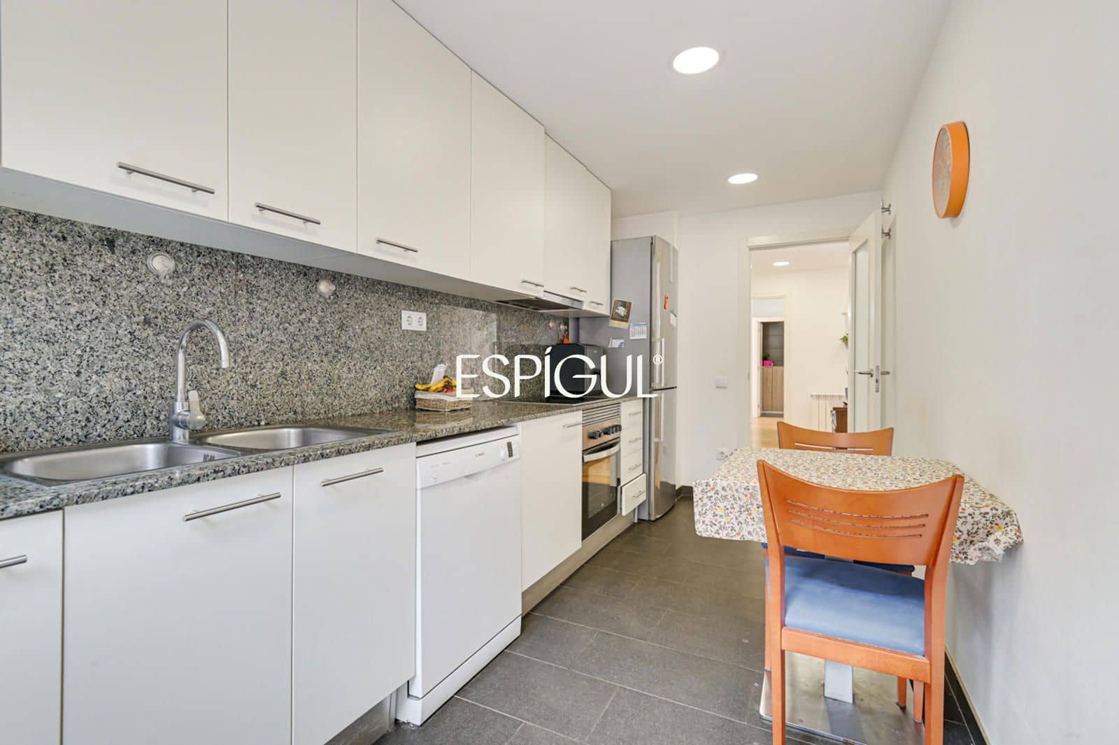 3 sypialnia Mieszkanie na sprzedaż w Miasto Girona z garażem - 385 000 € (Ref: 10015953)