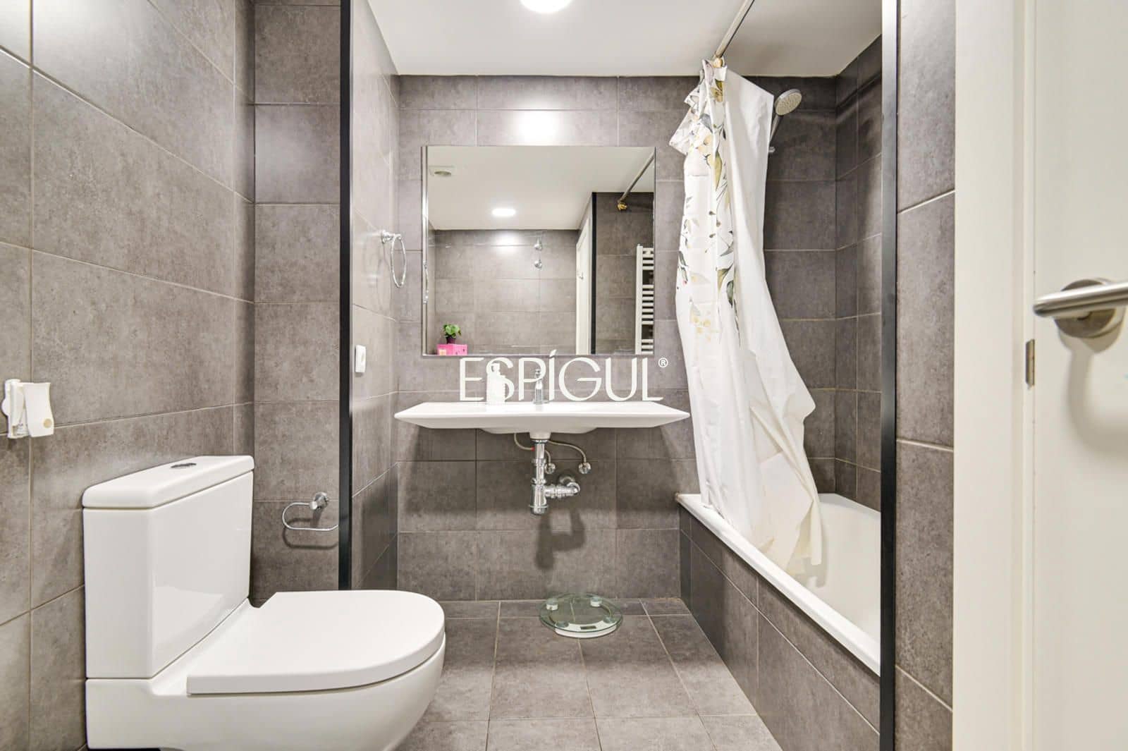 3 sypialnia Mieszkanie na sprzedaż w Miasto Girona z garażem - 385 000 € (Ref: 10015953)