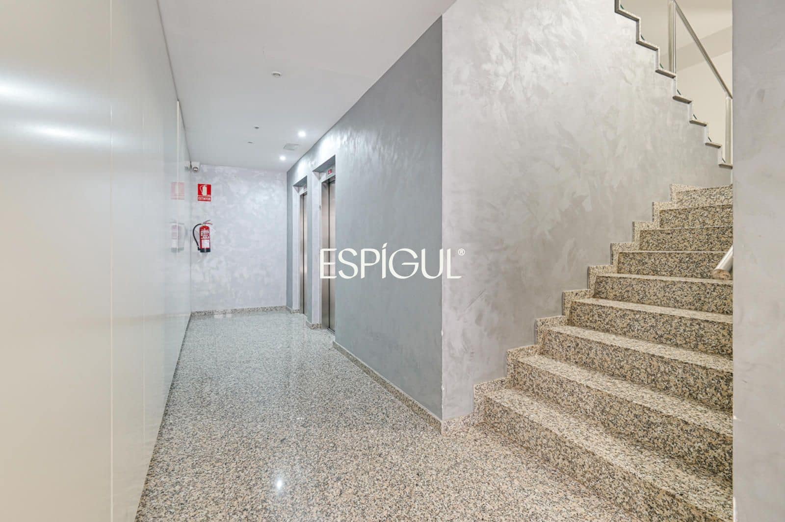 3 sypialnia Mieszkanie na sprzedaż w Miasto Girona z garażem - 385 000 € (Ref: 10015953)