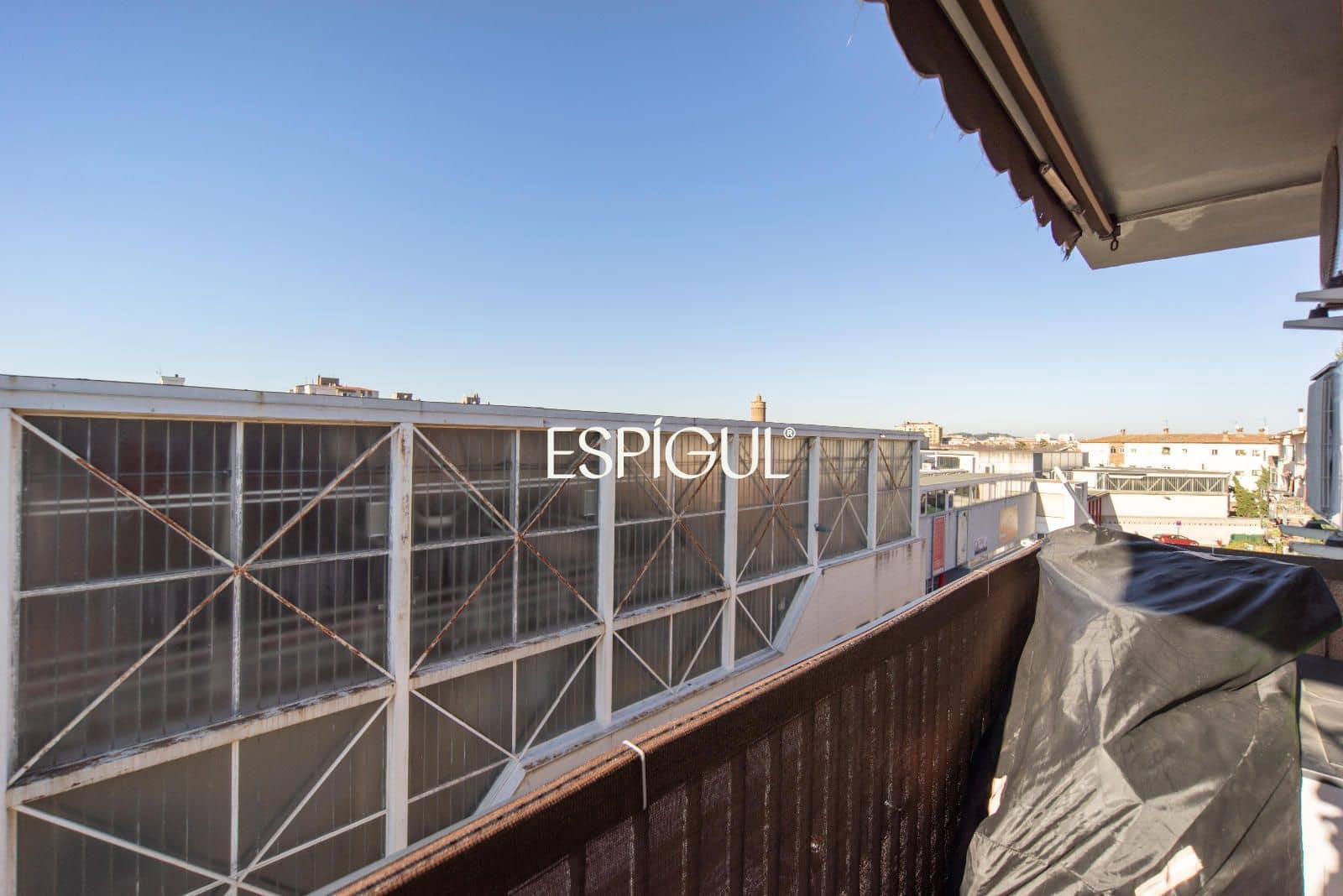 Piso de 3 habitaciones en Girona ciudad en venta con garaje - 310.000 € (Ref: 10015954)