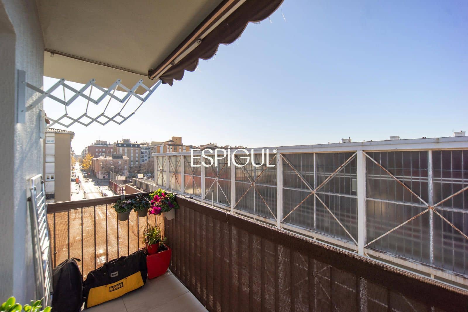 Piso de 3 habitaciones en Girona ciudad en venta con garaje - 310.000 € (Ref: 10015954)