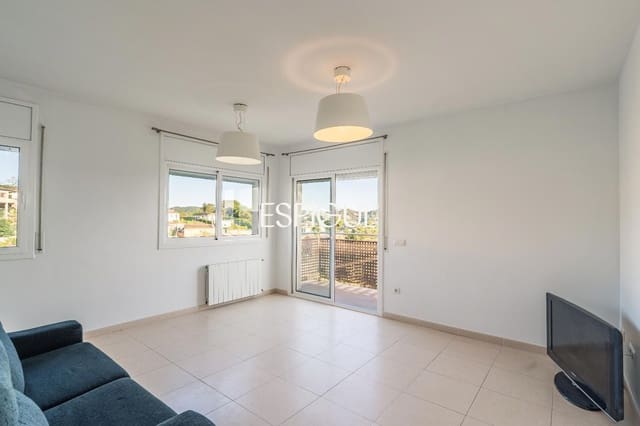 4 soverom Villa til salgs i Vidreres med garasje - € 240 000 (Ref: 10015963)