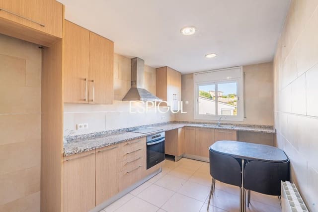 4 soverom Villa til salgs i Vidreres med garasje - € 240 000 (Ref: 10015963)