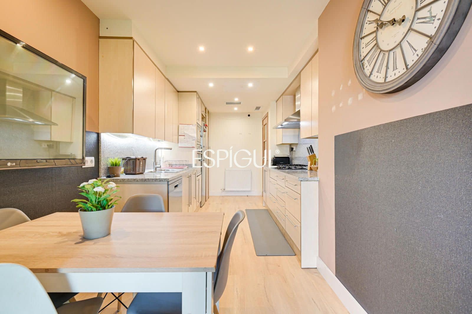 4 chambre Villa/Maison à vendre à Aiguaviva avec garage - 575 000 € (Ref: 10015966)