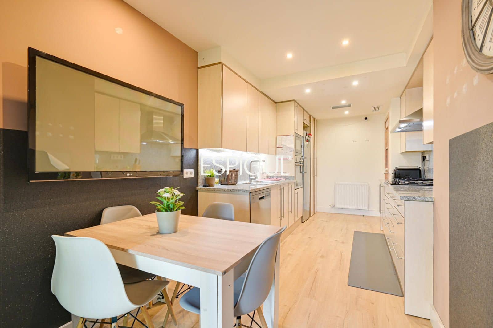 4 chambre Villa/Maison à vendre à Aiguaviva avec garage - 575 000 € (Ref: 10015966)