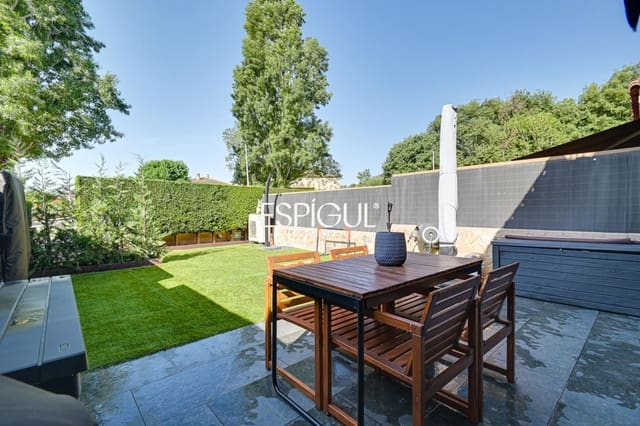 4 chambre Villa/Maison à vendre à Aiguaviva avec garage - 575 000 € (Ref: 10015966)