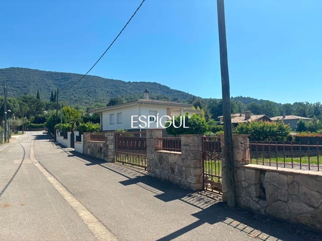 Terrain à Bâtir à vendre à Llora, Sant Martí de Llémena - 160 000 € (Ref: 10015968)