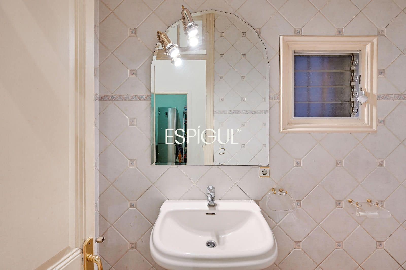 Piso de 4 habitaciones en Girona ciudad en venta - 635.000 € (Ref: 10015969)