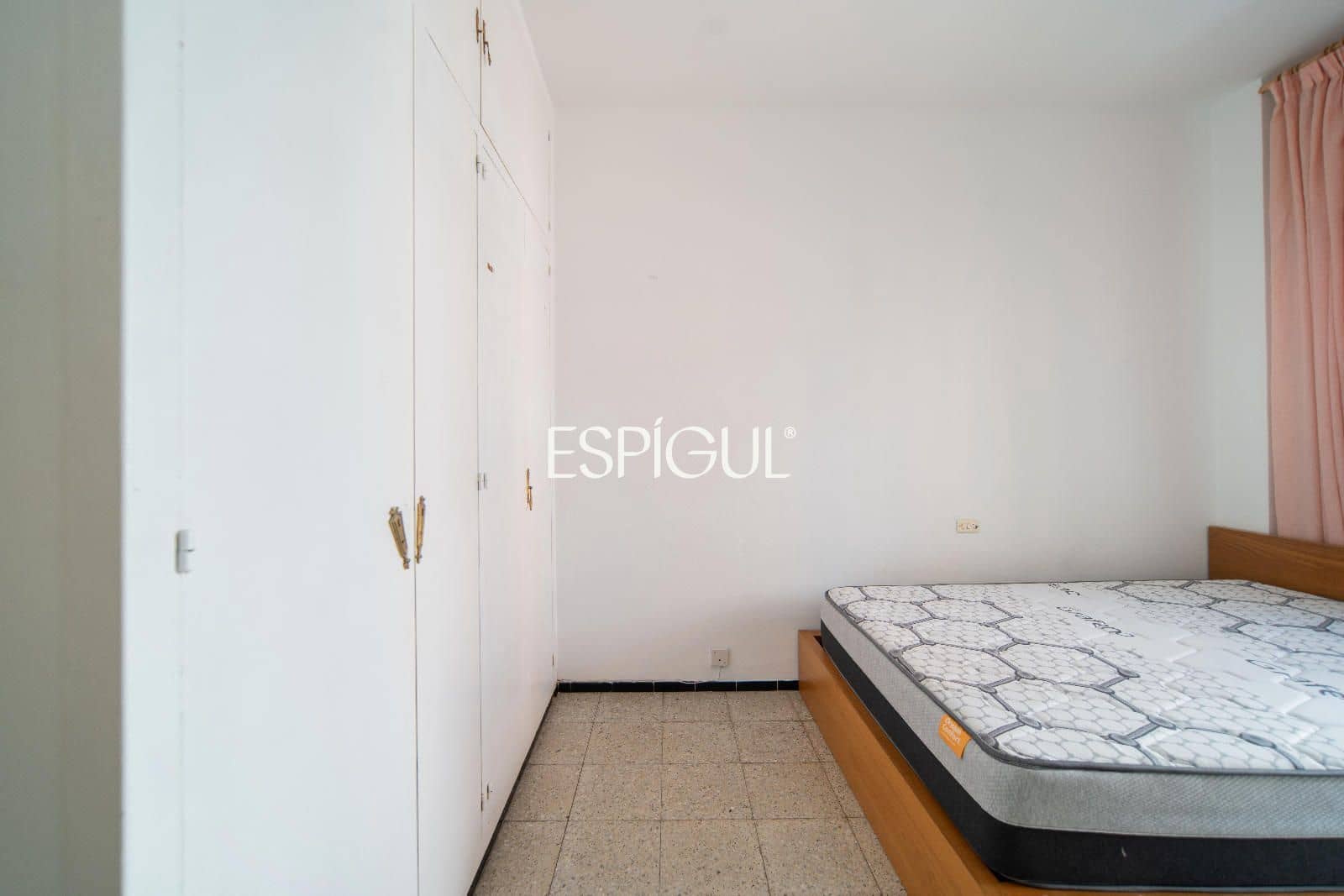 Piso de 3 habitaciones en Girona ciudad en venta - 330.000 € (Ref: 10015970)