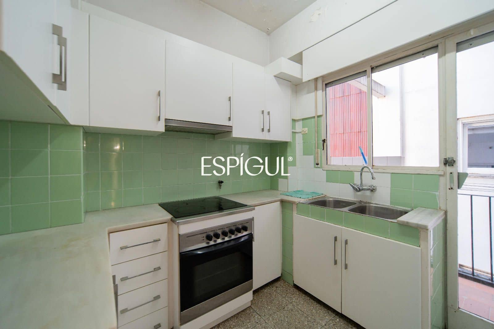 Piso de 3 habitaciones en Girona ciudad en venta - 330.000 € (Ref: 10015970)