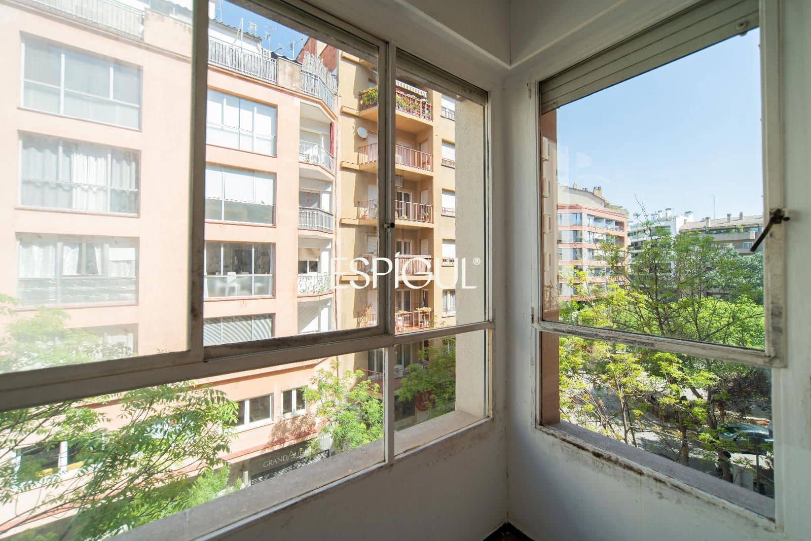 Piso de 3 habitaciones en Girona ciudad en venta - 330.000 € (Ref: 10015970)