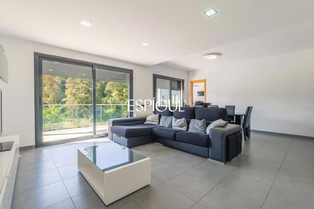 4 bedroom Villa for sale in Santa Coloma de Farners with garage - € 475,000 (Ref: 10015972)