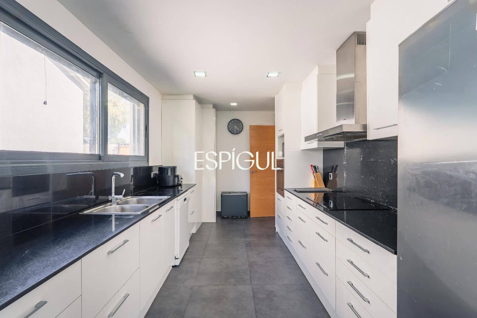 4 bedroom Villa for sale in Santa Coloma de Farners with garage - € 475,000 (Ref: 10015972)