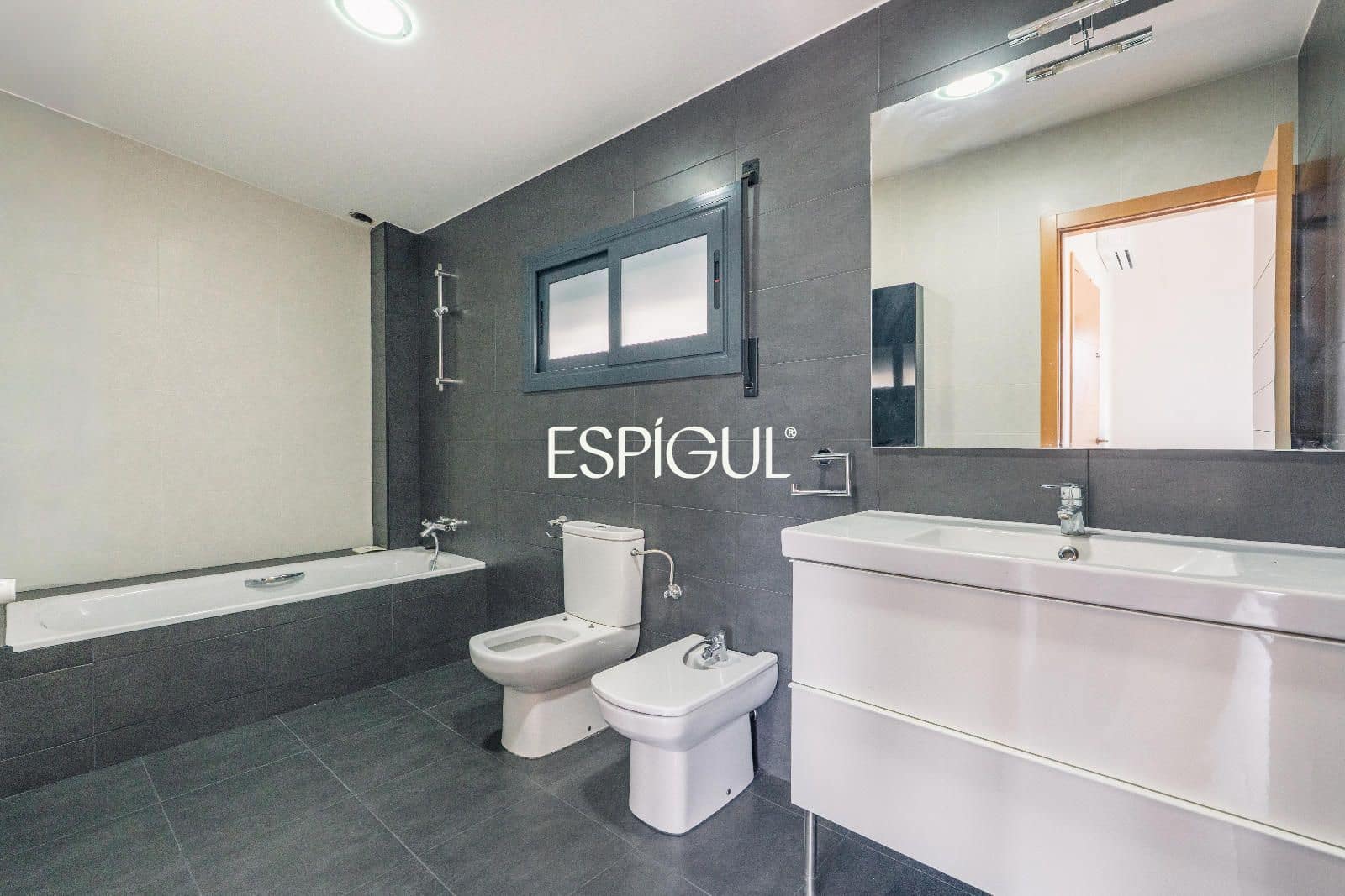 4 bedroom Villa for sale in Santa Coloma de Farners with garage - € 475,000 (Ref: 10015972)