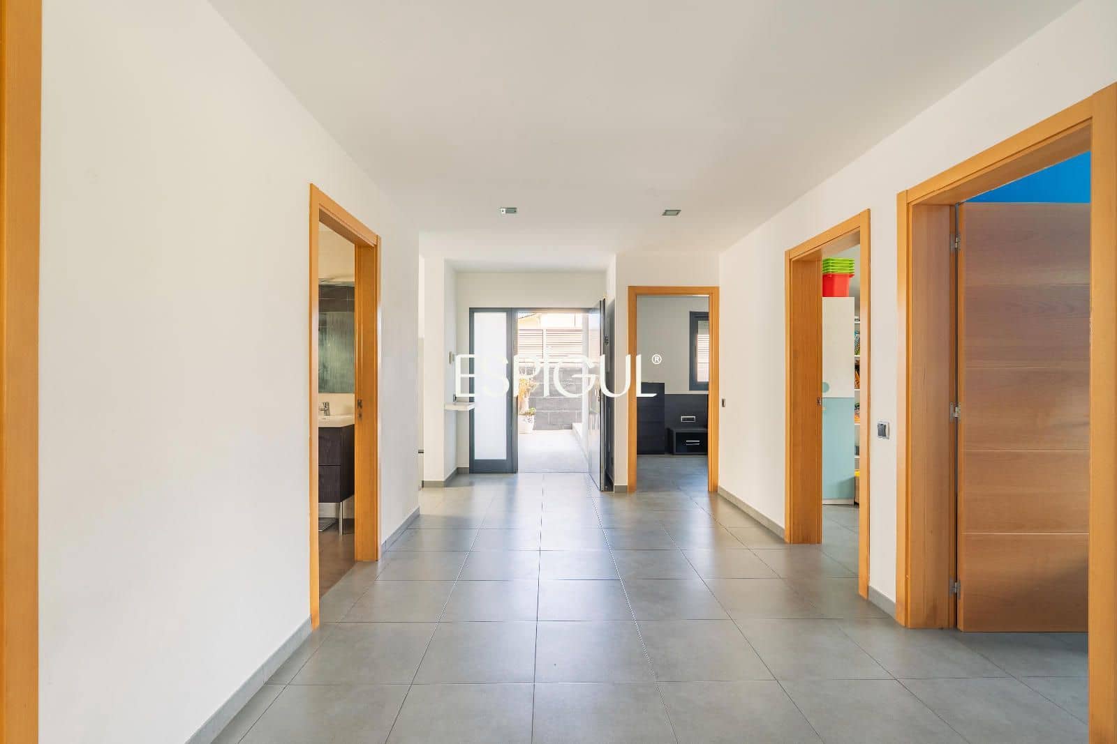 4 bedroom Villa for sale in Santa Coloma de Farners with garage - € 475,000 (Ref: 10015972)