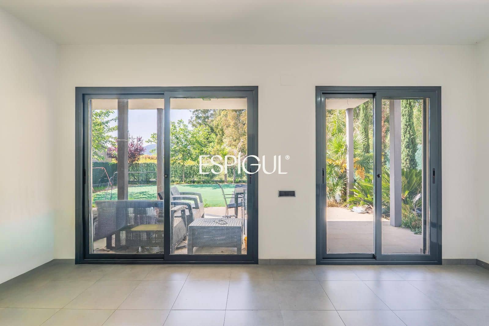 4 bedroom Villa for sale in Santa Coloma de Farners with garage - € 475,000 (Ref: 10015972)