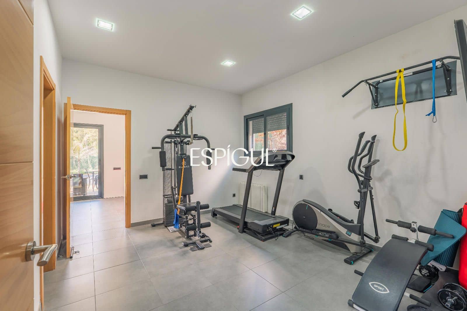 4 bedroom Villa for sale in Santa Coloma de Farners with garage - € 475,000 (Ref: 10015972)