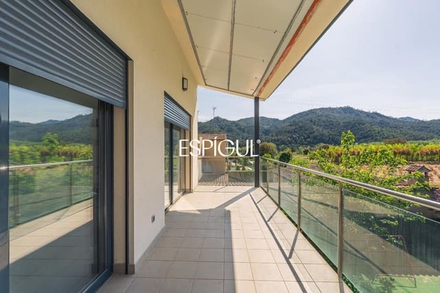4 bedroom Villa for sale in Santa Coloma de Farners with garage - € 475,000 (Ref: 10015972)