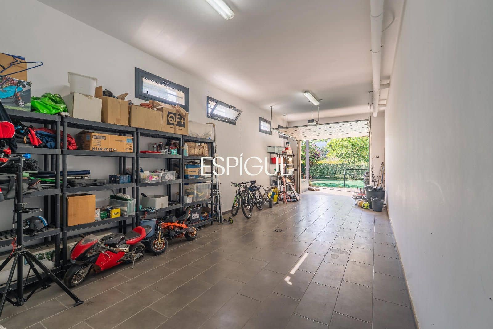 4 bedroom Villa for sale in Santa Coloma de Farners with garage - € 475,000 (Ref: 10015972)