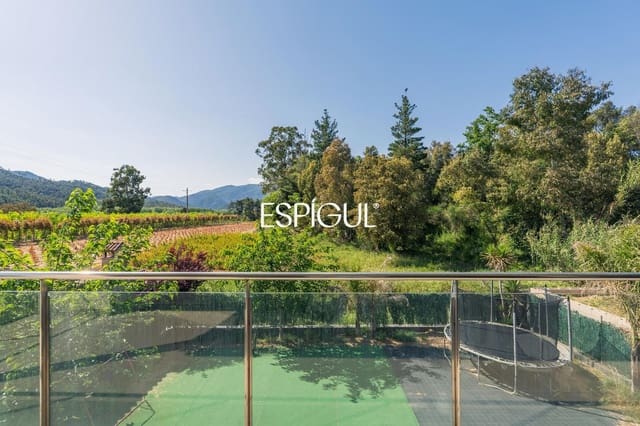 4 bedroom Villa for sale in Santa Coloma de Farners with garage - € 475,000 (Ref: 10015972)