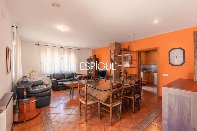 4 chambre Villa/Maison à vendre à Lloret de Mar avec piscine garage - 599 000 € (Ref: 10015973)