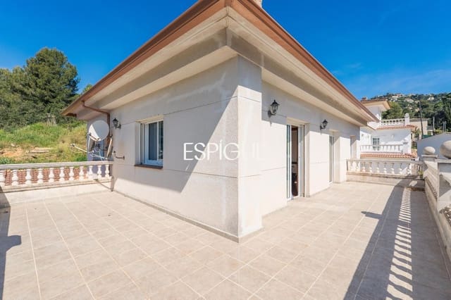 4 chambre Villa/Maison à vendre à Lloret de Mar avec piscine garage - 599 000 € (Ref: 10015973)