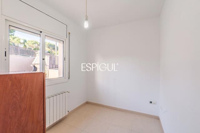 4 camera da letto Villa in vendita in Vidreres con garage - 240.000 € (Rif: 10015974)