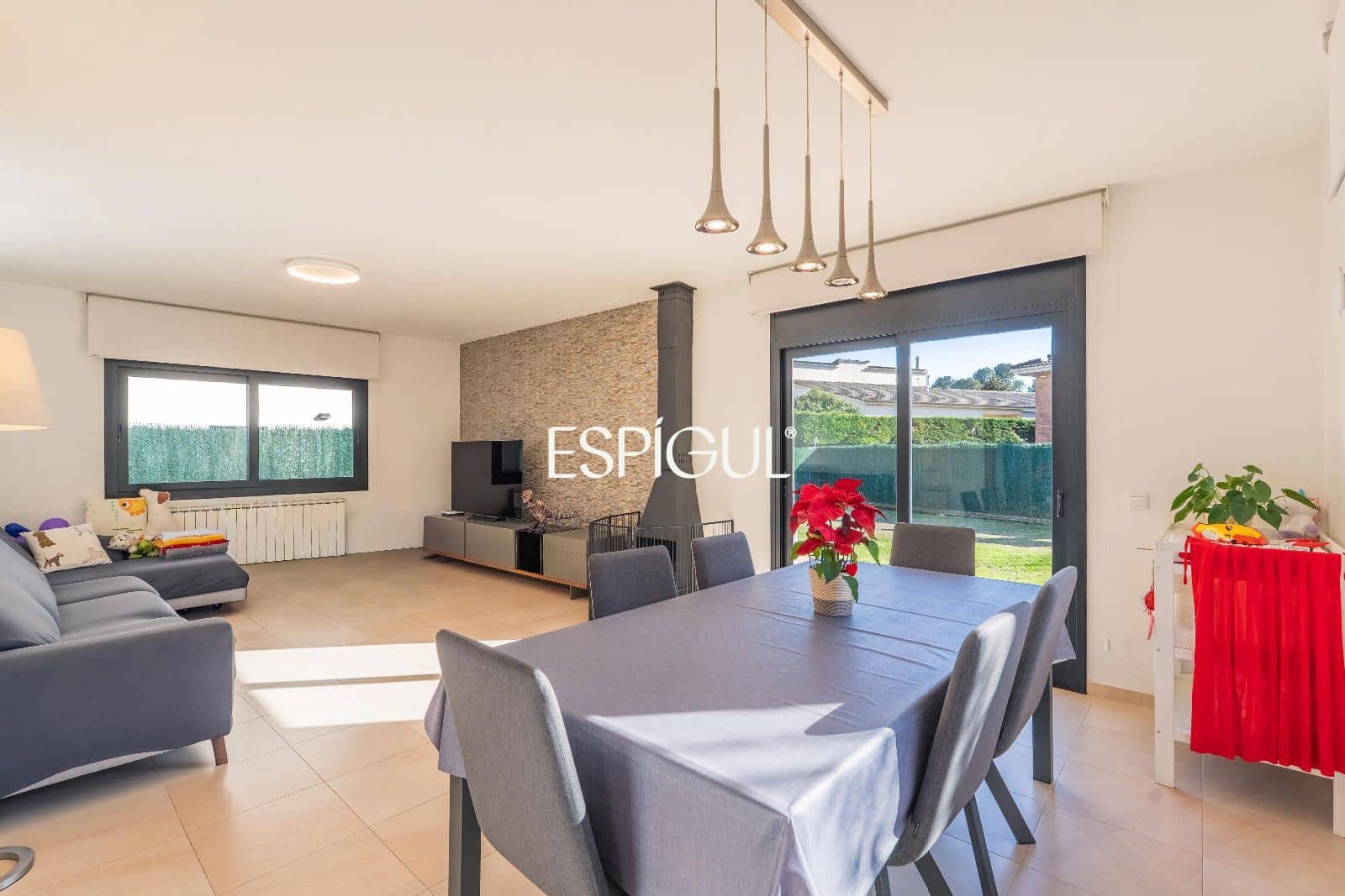 4 camera da letto Villa in vendita in Sant Julia de Ramis con garage - 575.000 € (Rif: 10015975)