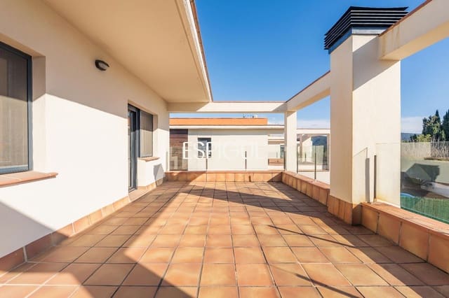 4 camera da letto Villa in vendita in Sant Julià de Ramis con garage - 575.000 € (Rif: 10015975)