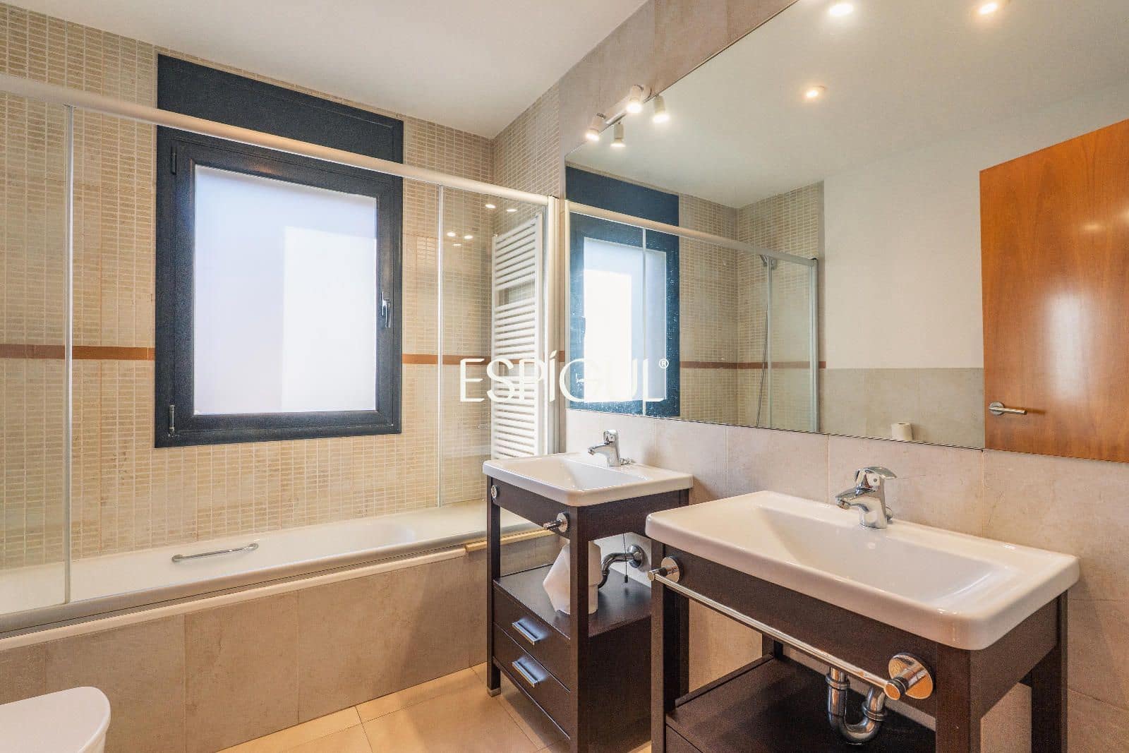 4 camera da letto Villa in vendita in Sant Julia de Ramis con garage - 575.000 € (Rif: 10015975)