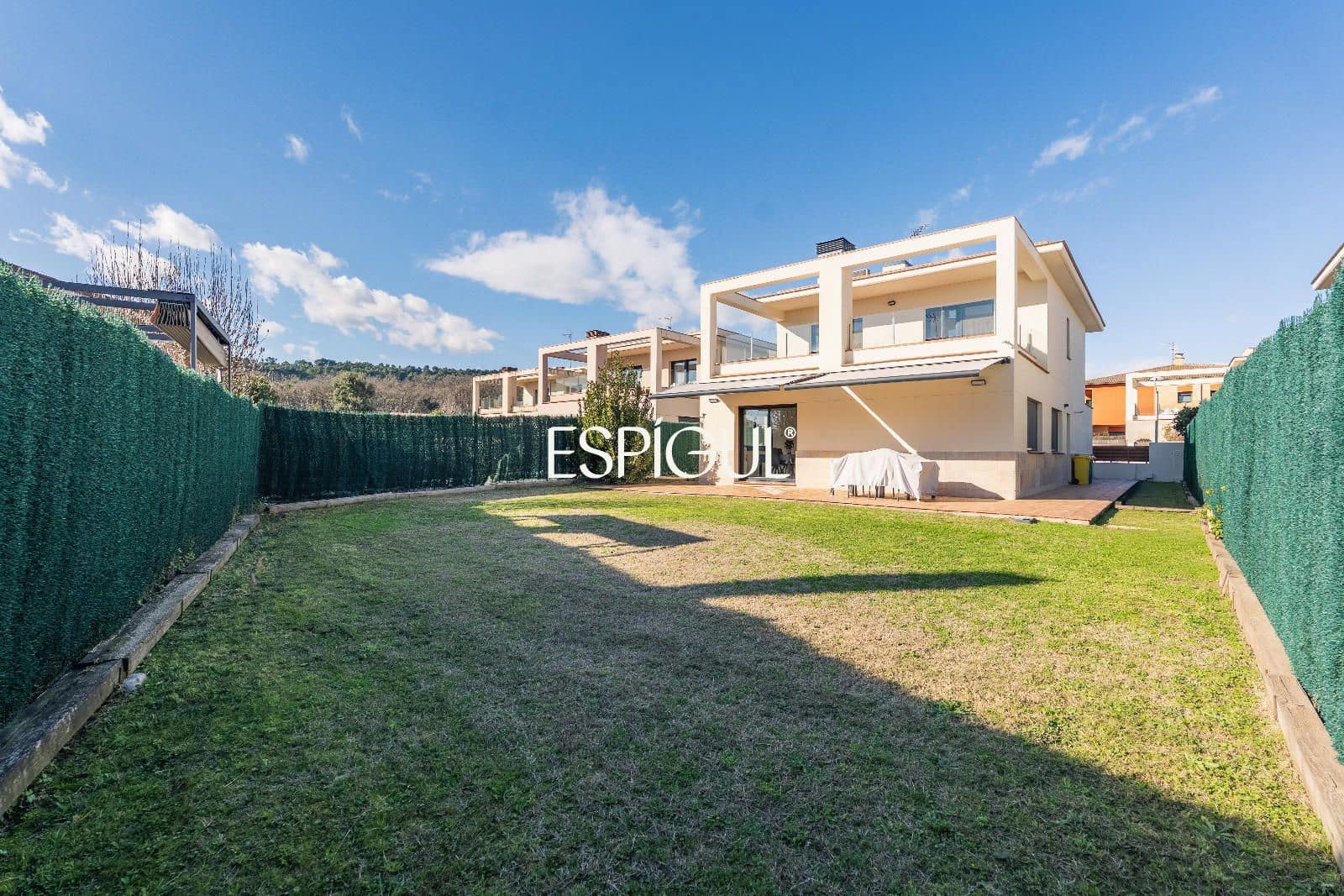 4 camera da letto Villa in vendita in Sant Julia de Ramis con garage - 575.000 € (Rif: 10015975)