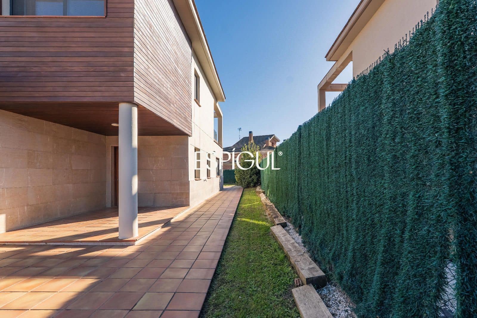 4 camera da letto Villa in vendita in Sant Julia de Ramis con garage - 575.000 € (Rif: 10015975)