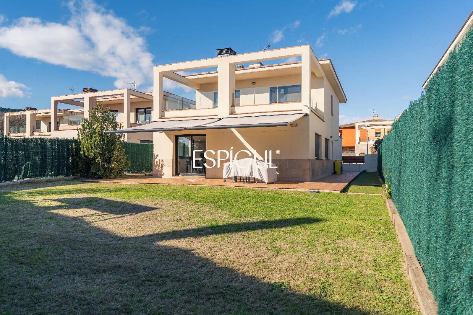 4 camera da letto Villa in vendita in Sant Julia de Ramis con garage - 575.000 € (Rif: 10015975)