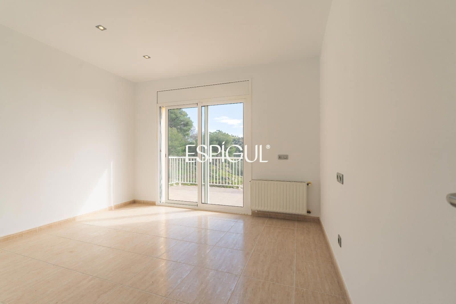 4 sypialnia Willa na sprzedaż w Roses z basenem garażem - 750 000 € (Ref: 10015976)