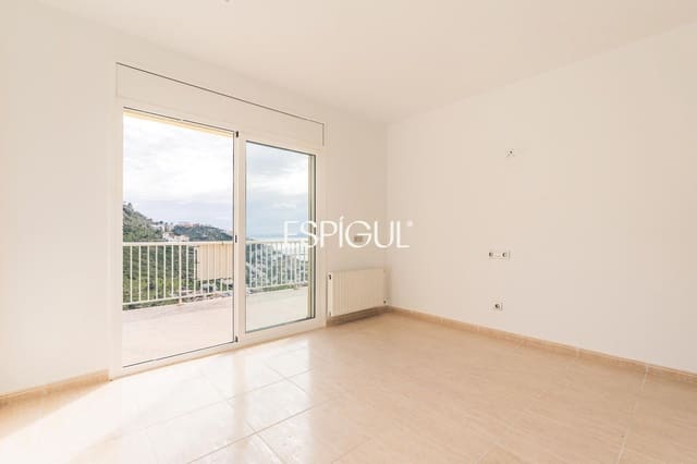 4 sypialnia Willa na sprzedaż w Roses z basenem garażem - 750 000 € (Ref: 10015976)