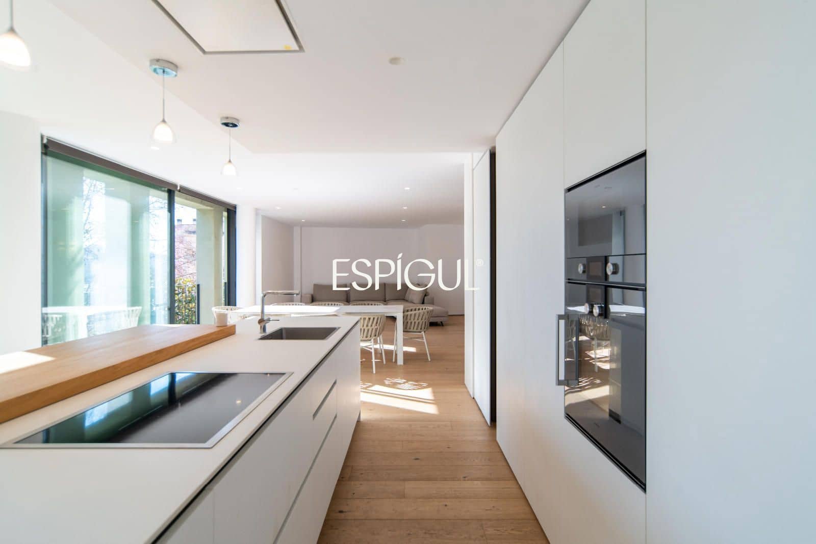 3 bedroom Flat for sale in Girona city with garage - € 1,250,000 (Ref: 10015981)