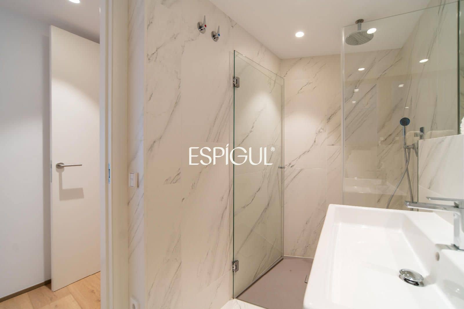 3 bedroom Flat for sale in Girona city with garage - € 1,250,000 (Ref: 10015981)