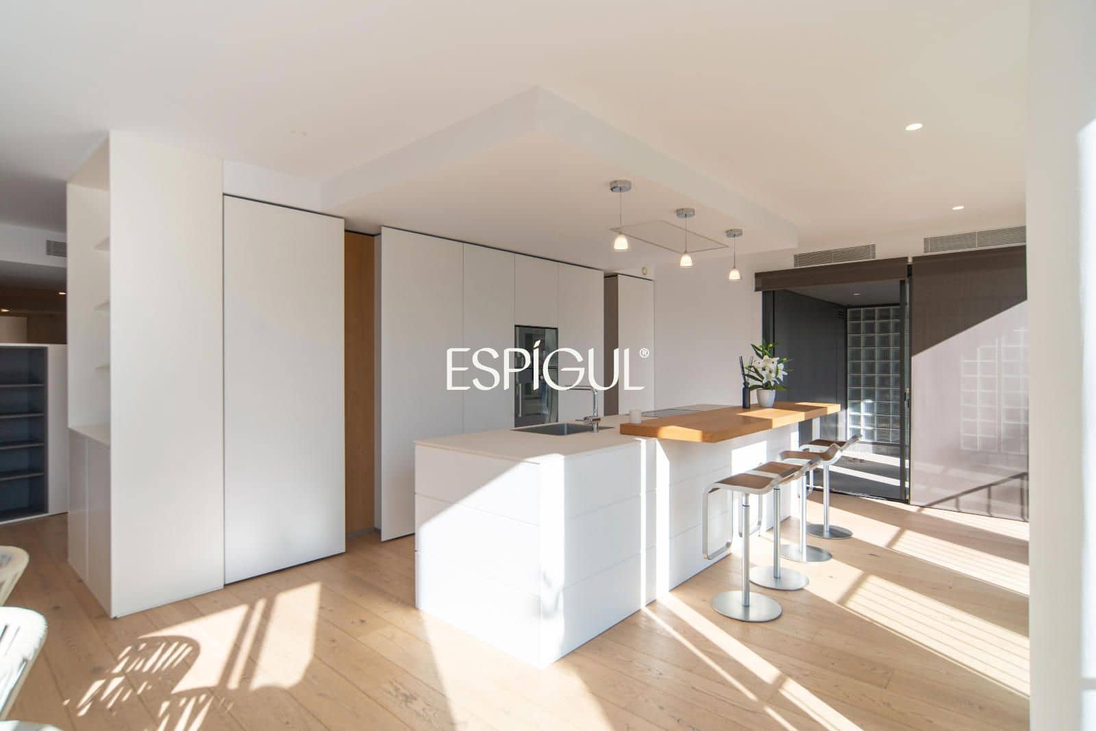 3 bedroom Flat for sale in Girona city with garage - € 1,250,000 (Ref: 10015981)