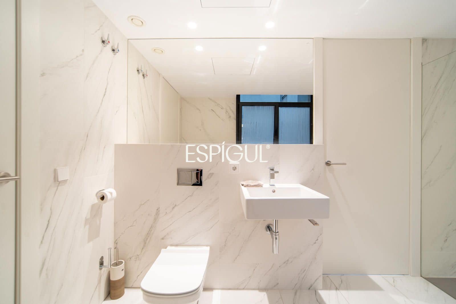 3 bedroom Flat for sale in Girona city with garage - € 1,250,000 (Ref: 10015981)